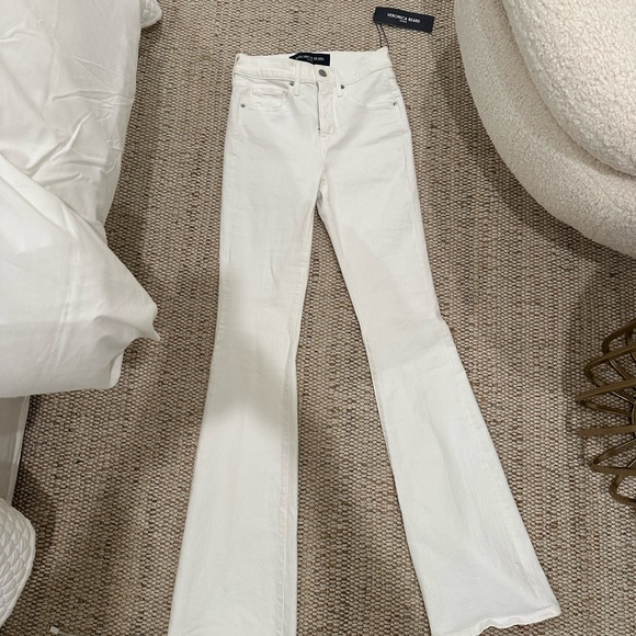 BNWT Veronica Beard Beverly Skinny-Flare Jeans in white! - Picture 5 of 5